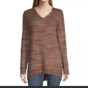 NWT V-neck sweater. Size large. Made by a.n.a.